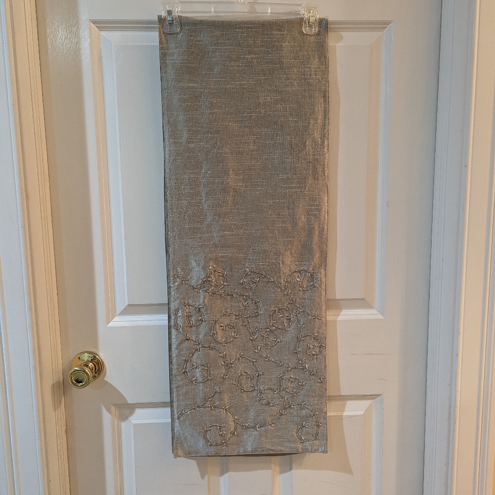 Elegant Silver Beaded Embellishment Table Runner. Approx 13" X 70"